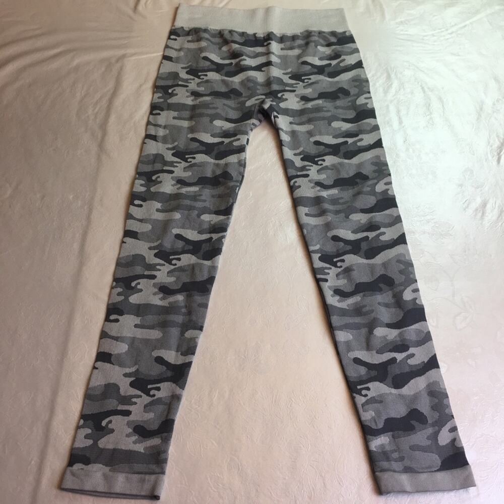 Xersion Lounge Camo Leggings Gray Large